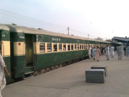 30 Orang Tewas dalam Kecelakaan Kereta Api di Pakistan