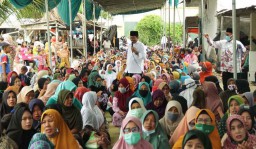 Peringatan Maulid Nabi, Qosim Ajak Ribuan Ibu-ibu Nelayan Bersalawat