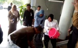 Kasatpol PP Disiram Air Wali Kota Risma, Ada Apa?