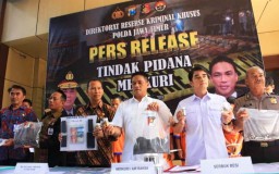 Polda Jatim Bongkar Produksi Merkuri dan Sianida Ilegal di Sidoarjo