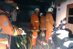 Satu Keluarga Jadi Korban Kebakaran di Surabaya, Ayah-Ibu Kritis, Anak Tewas