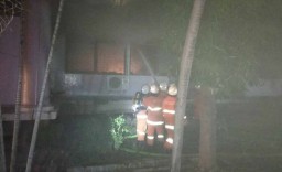 Puluhan Baju Toga Hangus Pada Kebakaran di Gedung FKM Unair