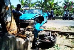 Mobil Sport Porsche yang Kecelakaan di Magetan Dikemudikan WN Jepang