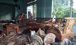 Potret Kerusakan Akibat Ratusan Orang Mengamuk di Banyuwangi