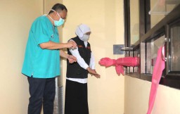 Khofifah Tinjau Kesiapan Layanan Khusus Covid-19 di RSSA Kota Malang