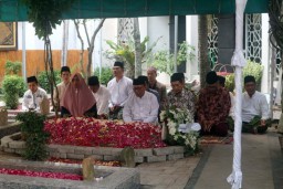 Cegah Virus Corona, Makam Gus Dur di Tebuireng Ditutup Bagi Peziarah