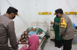 Polisi Berikan Trauma Healing untuk Anak Korban Penganiayaan di Mojokerto