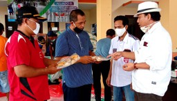Komunitas ini Bagikan Empon-empon Bagi Korban Banjir di Gresik