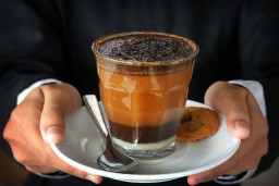 Menikmati Sajian Kopi Kopyok Khas Gresik