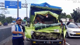 Empat Kendaraan Terlibat Kecelakaan Beruntun di Tol Waru