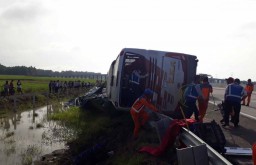 Ini Data Korban Kecelakaan Maut Bus Eka di Jalan Tol Nganjuk
