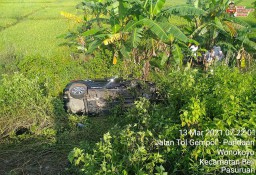 Pilihan Pembaca: Dua Mobil Tergelincir di Tol hingga Plh Sekdaprov Jatim