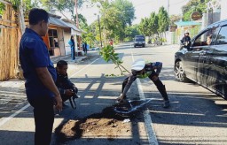 Tabrakan Dua Motor di Banyuwangi, Seorang Pengendara Kritis