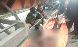 Jatuh dari Motor, Wanita ini Tewas Terlindas Truk Trailer di Surabaya