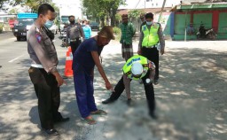 Supeltas di Pasuruan Tewas Tertabrak Truk Usai Membantu Kendaraan Putar Balik