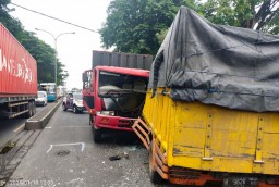 Tiga Truk Terlibat Kecelakaan di Jalur Surabaya-Malang