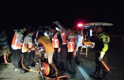 Toyota Vios Tabrak Carry di Tol Mojokerto-Jombang, 4 Orang Terluka