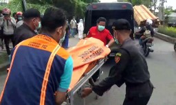 Pemotor asal Madiun Tewas Tertabrak Truk di Surabaya