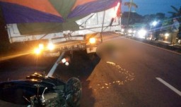 Motor Tabrak Truk Parkir di Pasuruan, Pengendara asal Malang Tewas