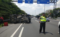 Tiga Mobil Kecelakaan di Tiga Titik Jalan Tol Surabaya dan Sidoarjo