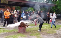 Mahasiswa hingga Dosen Ubhara Surabaya Berlatih Atasi Bencana