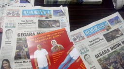 Leaflet Eri Cahyadi Juga Diterima Pelanggan Koran di Gayungsari