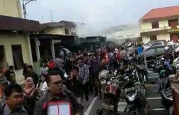 Foto: Ledakan di Polrestabes Medan