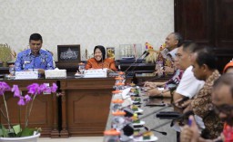 Pulang dari Rumah Sakit, Wali Kota Risma Hadiri 2 Acara