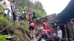 Dua Rumah di Magetan Rusak Terkena Longsor, Satu Orang Terluka