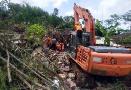 Update Longsor di Nganjuk: 9 Orang Meninggal, 17 Selamat, 10 Dicari