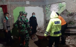 Sejumlah Bangunan di Ponorogo Juga Rusak Akibat Longsor