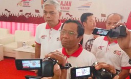 Massa Datangi Rumah Mahfud MD di Madura, Polisi: Hanya 5 Menit