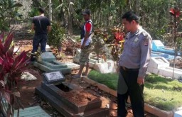 Geger 27 Makam di Tasikmalaya Rusak