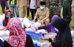 18000 Porsi Makanan Disediakan Tiap Hari di Pesantren Klaster Covid-19