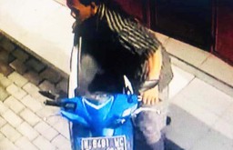 Terekam CCTV, Pencuri Lampu LED di Pasuruan Ditangkap Korbannya