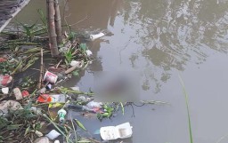Mayat Bayi Mengambang di Sungai Gegerkan Warga Ngaresrejo Sidoarjo