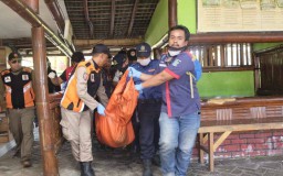 Perempuan Telanjang Ditemukan Tewas di Sungai Mangrove Surabaya