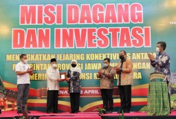 Khofifah Pimpin Misi Dagang Jatim ke Maluku Utara, Begini Hasilnya