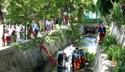 Suzuki Ertiga Nyemplung ke Sungai di Surabaya, Pengemudi Tewas