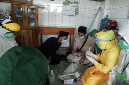 Nakes Jadi Penerima Pertama Vaksin Covid-19 di Kota Pasuruan