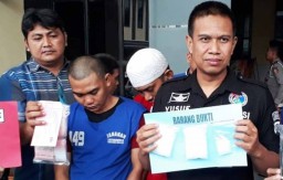 Pengedar Narkoba Jaringan Lapas Madiun Ditangkap di Surabaya