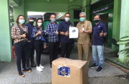 NasDem Kota Probolinggo Sumbangkan Hazmat ke RSUD dr Mohammad Saleh