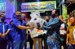 NasDem Surabaya Beri Bantuan 21 Paket APD untuk Kampung Tangguh