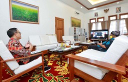 Bupati Anas Paparkan New Normal Pariwisata ke Pelaku Wisata Nasional