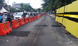 Jalan Raya Gubeng Ditemukan Retakan, Ini Reaksi Polisi