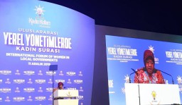 Di Turki, Risma Paparkan Penutupan Dolly Hingga Berdayakan Perempuan