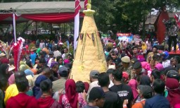 Hari Jadi ke 825 Trenggalek: Arak-arakan Pusaka hingga Tumpeng