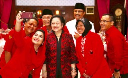 Ingat! Bu Risma Gagal Menangkan Gus Ipul-Puti Soekarno di Surabaya