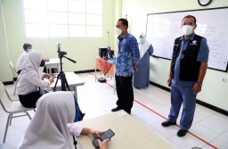 Seragam, Tas hingga Sepatu Pelajar SD-SMP di Surabaya Bakal Disetarakan