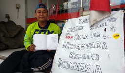 Demi Buku Bhineka Tunggal Ika, Paijo Jalan Kaki Keliling Indonesia